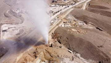 Jeotermal Kuyu Patladı, Kapatma Çalışması Sürüyor 