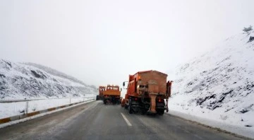 Kızıldağ’da Kar Ulaşımı Engelliyor
