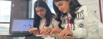 Lise Öğrencileri, Atıklarından Biyobozunur Plastik Üretti