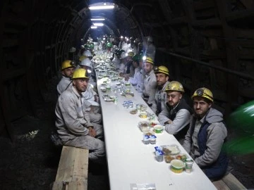Bakan Işıkhan Kazanın Yaşandığı Maden Ocağında Madencilerle Bir Araya Geldi