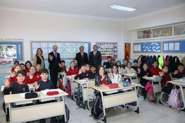 Necati Yener, Öğretmenlerin Görüş ve Önerilerini  Dinledi 