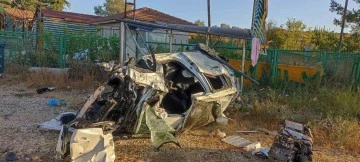 Otomobil Takla Atıp Durağa Daldı, 1 Ölü 1 Yaralı