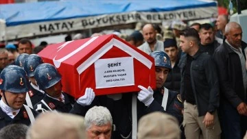 Şehit Jandarma Astsubay Kıdemli Başçavuş Yaşar,  son yolculuğuna uğurlandı