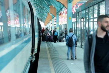 Sivas-Ankara Yüksek Hızlı Tren Hattında Bayram Yoğunluğu
