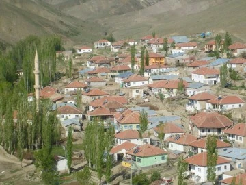 Sivaslılar Köylere Akın Ediyor! 19 Bin 526 Kişi İlçelerden Kırsala Göçtü