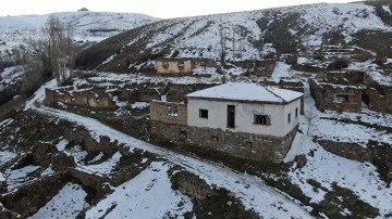 Sivas'ta 3 Harfliler İddiası ile Gündeme Gelen Köye Muhtar Adayı Çıktı