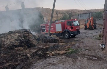 Sivas'ta Ahır ve Samanlıkta Yangın 