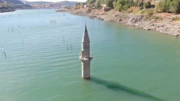 Sivas'ta Baraj O Köyü Sular Altında Bıraktı 