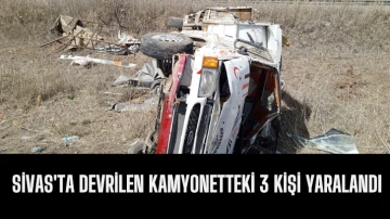 Sivas'ta Devrilen Kamyonetteki 3 Kişi Yaralandı