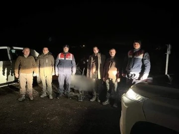 Sivas'ta Gece Far Avı Yapan Şahıslar Yakalandı 