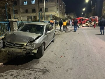 Sivas'ta Kontrolsüz Yola Çıkış Kazayı Beraberinde Getirdi: 5 Yaralı 