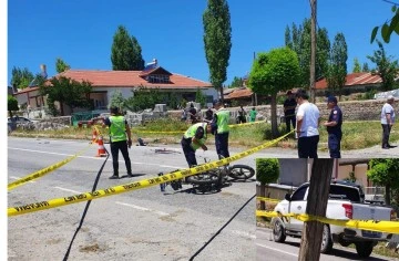 Sivas'ta Motosiklet İle Pikap Çarpıştı