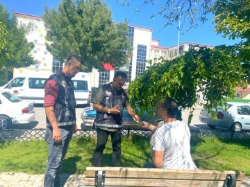 Sivas'ta Polis Ekipleri Okul Önlerinde Kuş Uçurtmuyor 