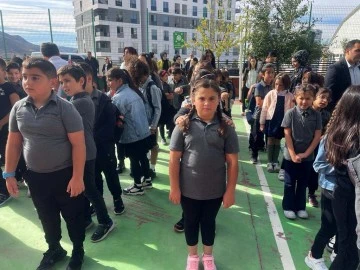 Sivas'ta Yeni Eğitim- Öğretim  Yılı  Zilleri Çaldı 