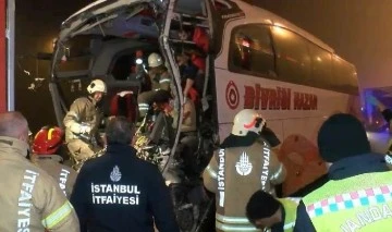 Sivas'tan İstanbul'a Giden Araç Kaza Yaptı! Çok Sayıda Yaralı Var! 