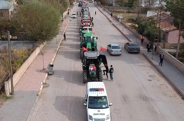 Sivaslı Çiftçilerden Cumhuriyet'in 100. Yılında 100 Traktörle Konvoy!