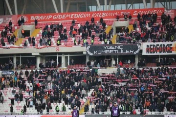 Sivasspor-Galatasaray Maçını 8 Bine Yakın Taraftar İzliyor