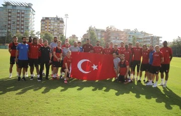 Sivasspor İdmanda Dev Türk Bayrağı Açtı
