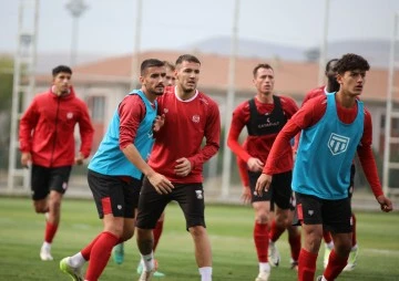Sivasspor Kendi Arasında Maç Yaptı