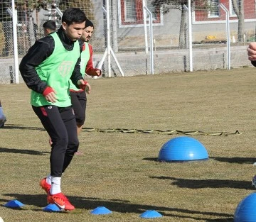 Sivasspor’un Yeni Transferi İdmanda!