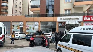 Son Dakika: Sivas'ta Alacak Verecek Kavgasında Kan Aktı!