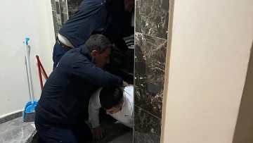 Tamir Etmek İstediği Asansörün Altında Kalan İşçi Ağır Yaralandı
