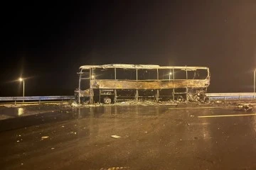 Tırın Çarptığı Otobüs Alev Aldı: 5 Yaralı