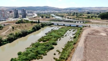 Türkiye'nin En Uzun Nehrinde Tehlike Çanları Çalıyor 