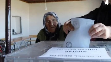 Türkiye'nin En Yaşlısı Sandık Başında 