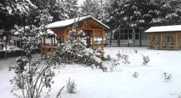 Türkiye’nin Sibirya’sında Kar Yağışı Etkili Oldu