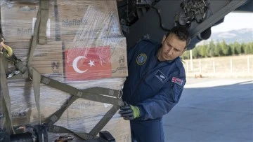 Türkiye'nin Üçüncü Yardım Uçağı da Mısıra İndi 