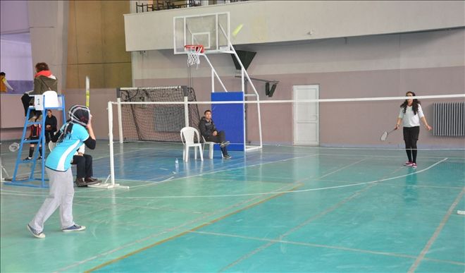 Okullar Arası Badminton Bugün