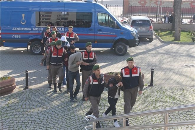 Jandarma kaçakçılıktan 22 şüpheliyi yakaladı 