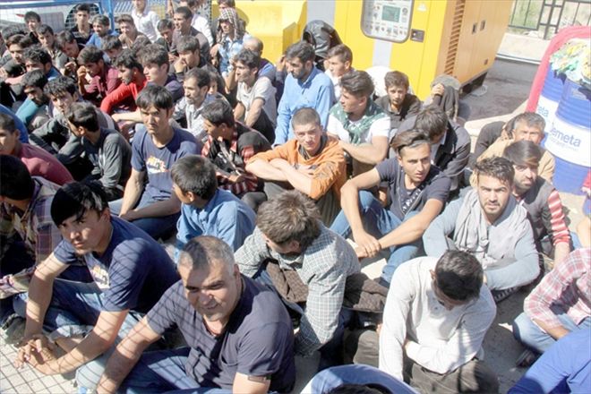 54 kişilik otobüste 118 kaçak yakalandı