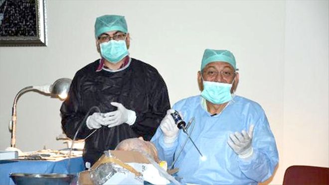 CÜ´de kadavra üzerinde sinüzit ameliyatı eğitimi
