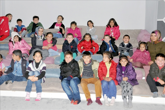Köy Çocuklarının İlk "Beyazperde" Heyecanı 