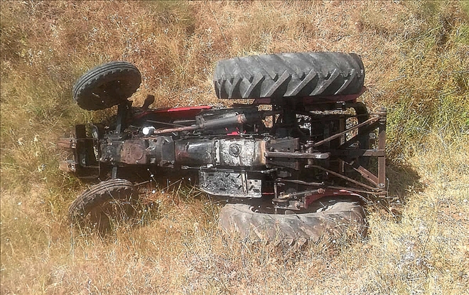 Traktör Şarampole Devrildi: 1 Yaralı