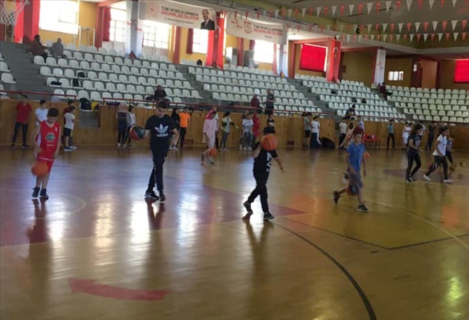 Basketbol Yaz Okulu Sürüyor