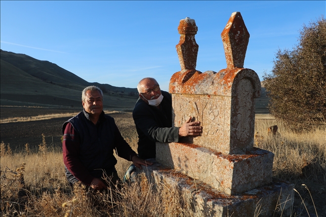 Lahit Mezar Kültürü Yok Olmak Üzere