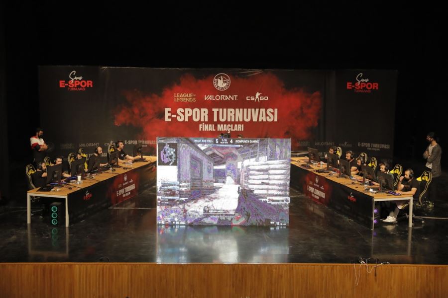  Sivas’ta E-Spor Turnuvası Heyecanı Yaşandı