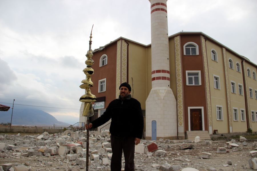 Caminin Minaresi Kuvvetli Rüzgara Dayanamadı