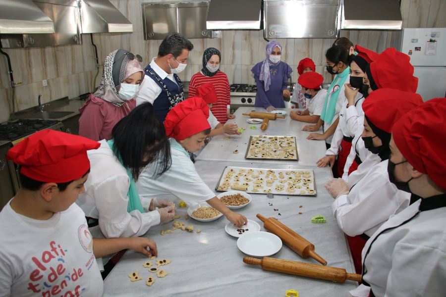 Özel Eğitim Öğrencileriyle Pasta Yaptı