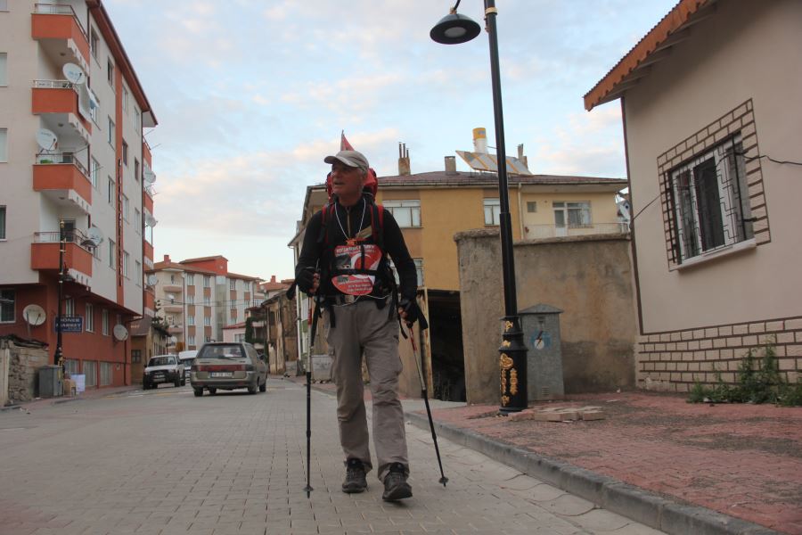 Erzurum'dan Sivas'a yürüyor