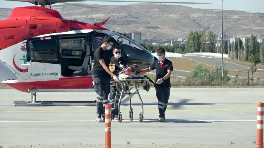 Ambulans Helikopterle Hastaneye Sevk Edildi
