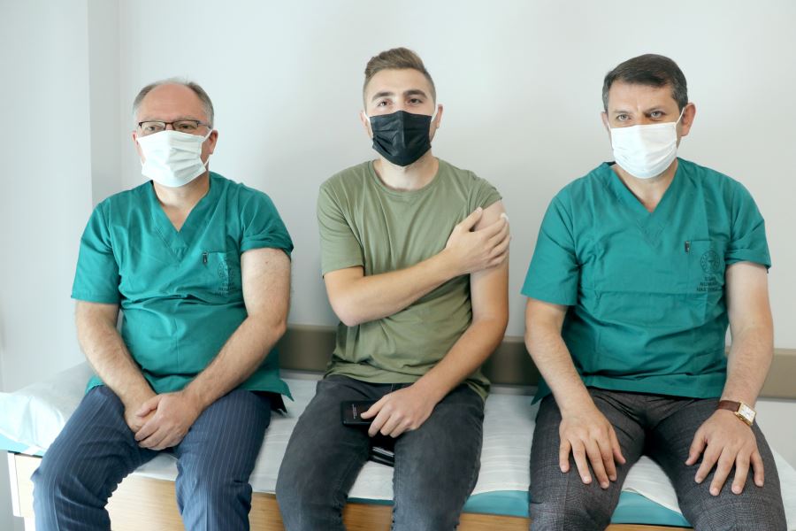 Sivas’ta 800 Bin Doz Aşı Uygulandı--Video
