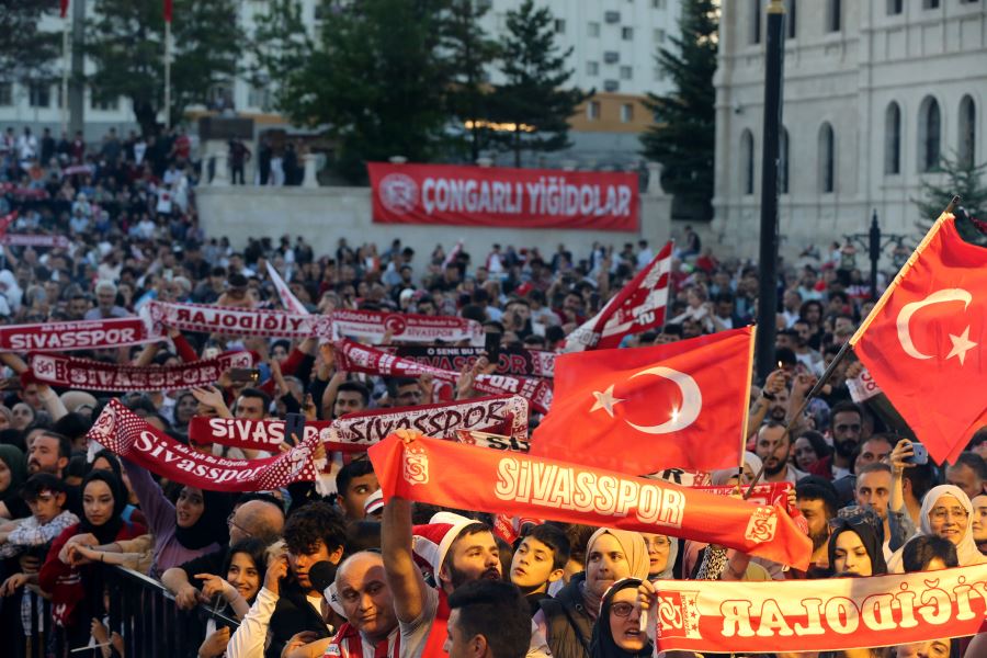 Sivasspor'un Kupa Şampiyonluğu Kutlandı--Video