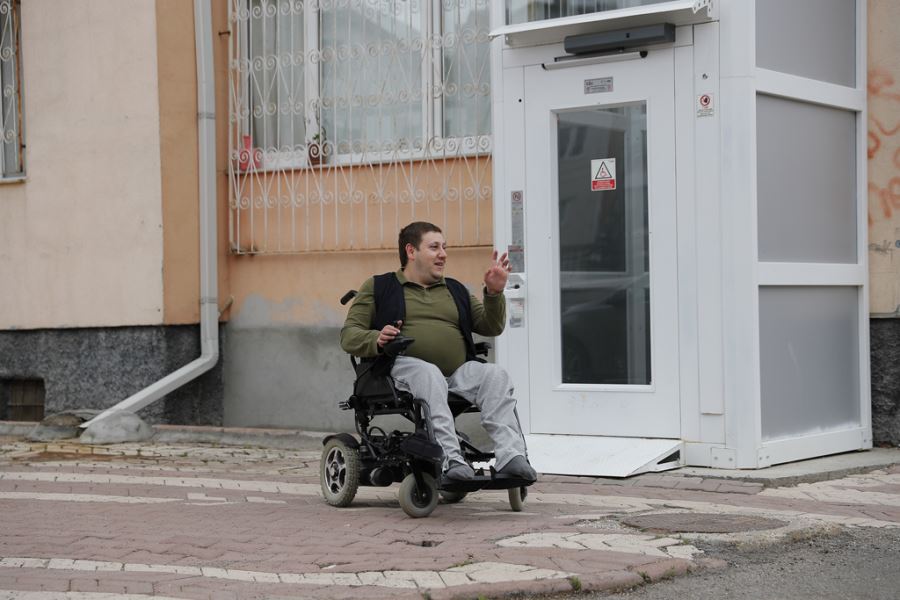 Engelli Dostu Başkan Engel Tanımıyor--Video