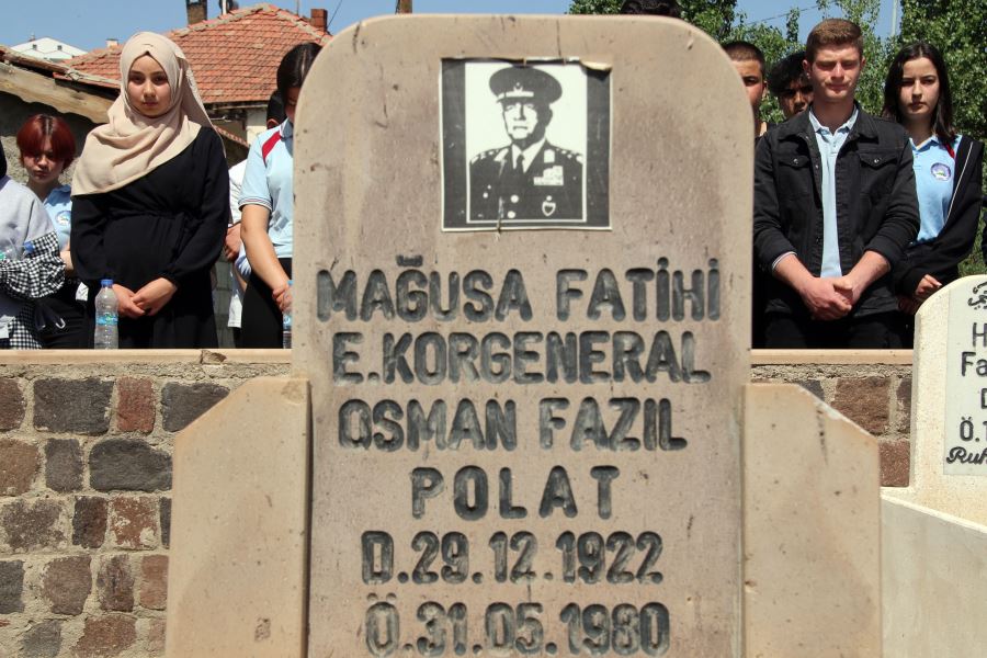 Emekli Korgeneral Polat, Mezarı Başında Anıldı--Video