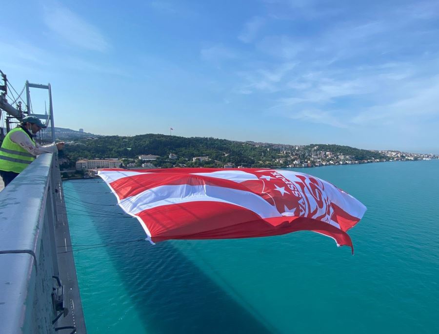 Sivasspor Bayrağı Boğaz Köprüsünde 