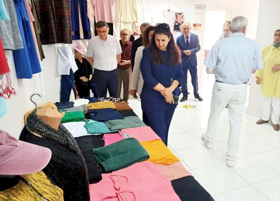Ulaş'ta Geleneksel El Sanatları ve Kadın Giyim Sergisi Açıldı 